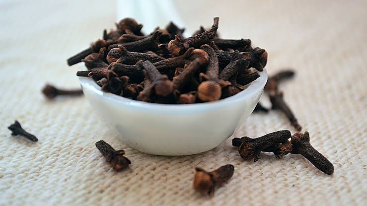 Homegrown Pesticide-free Clove